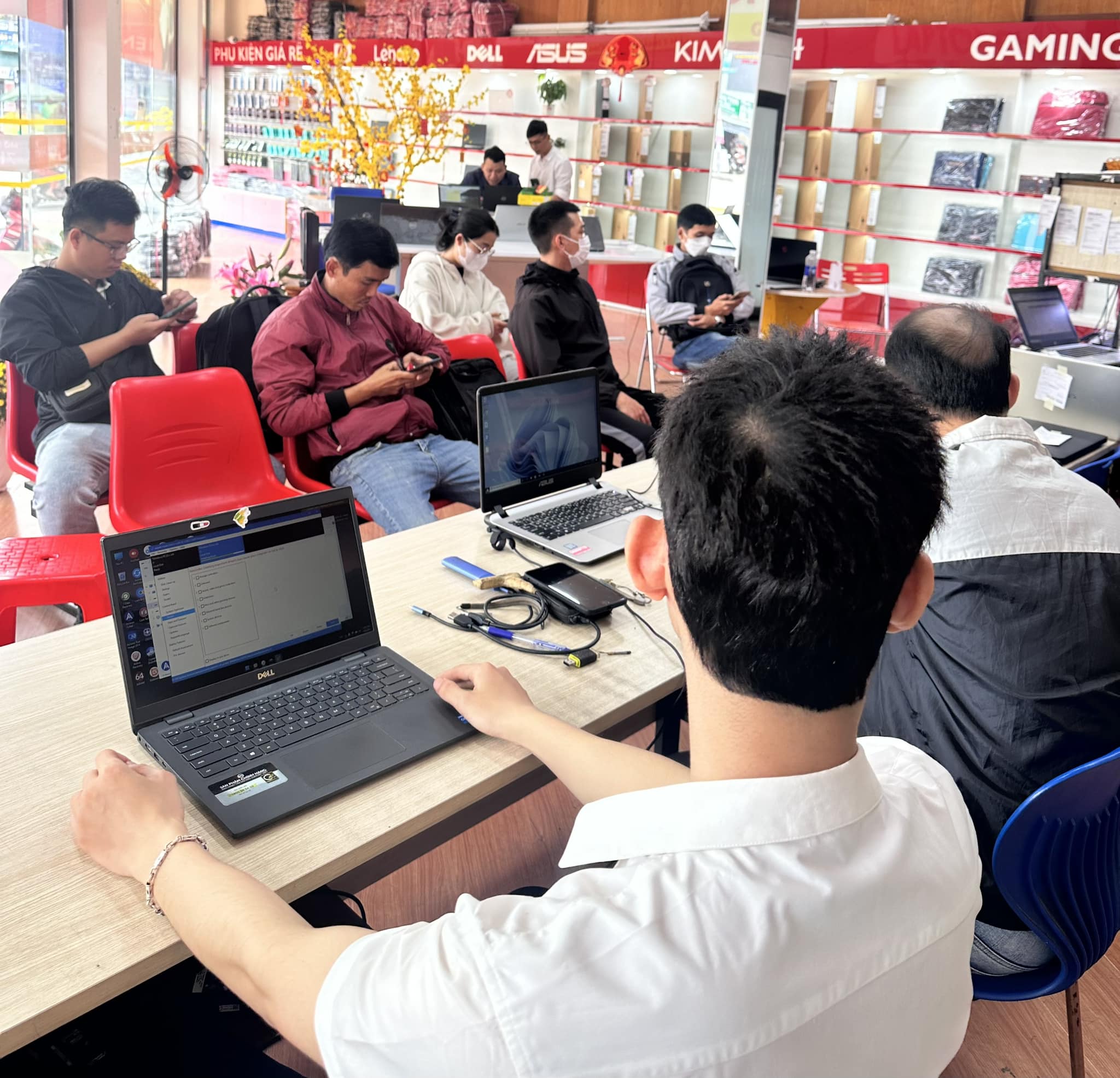 sửa chữa laptop quận 8