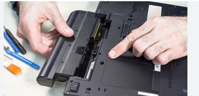 tháo pin laptop
