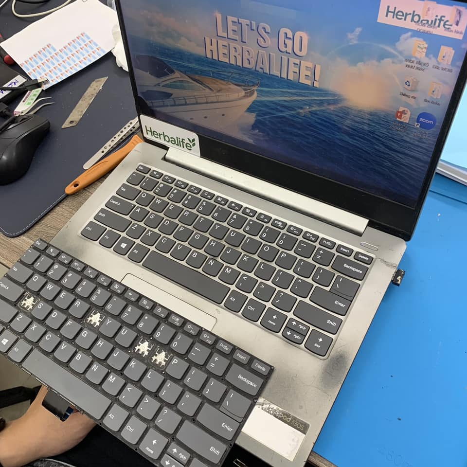 thay bàn phím laptop lấy liền