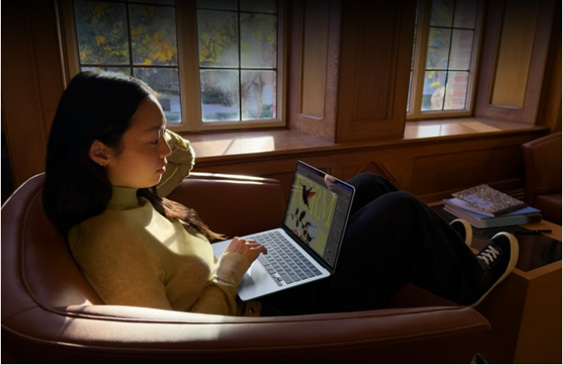 Màn hình Liquid Retina sắc nét trên MacBook Air M2 Màn hình Liquid Retina sắc nét trên MacBook Air M2